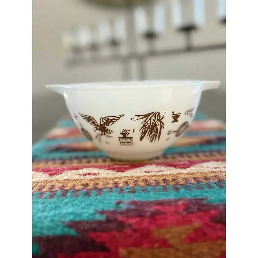 Vintage Pyrex Early American Cinderella Mixing Bowl #443 2.5 Qt Brown White USA